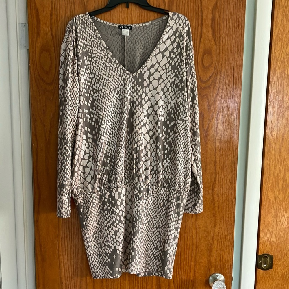 VENUS Beige Snake Print Long Sleeve Dress